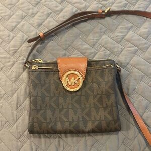 Michael Kors Fulton Small Saffiano Brown Leather Messenger crossbody